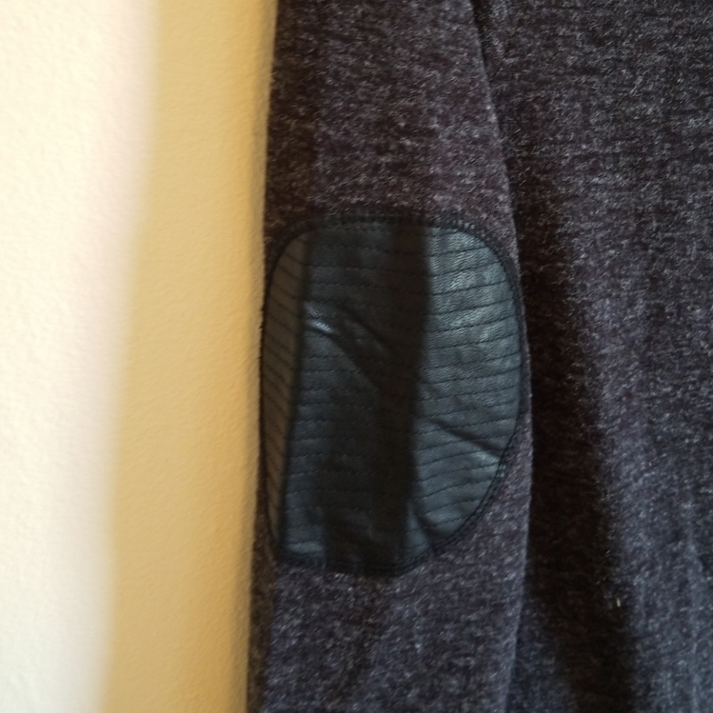 Sweater - Picture 4 of 7